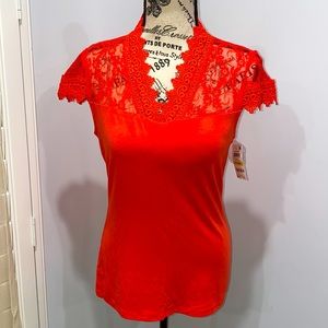 Red short sleeve women’s shirt 👚